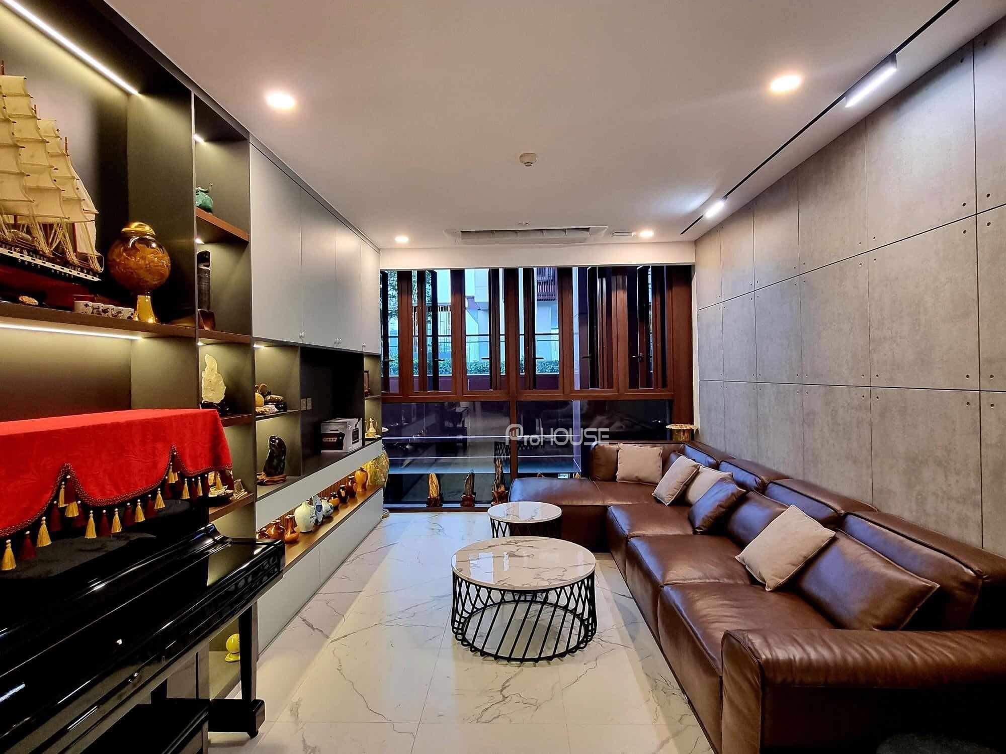 3-bedroom luxury apartment for sale at The Galleria-The Metropole with beautiful furniture