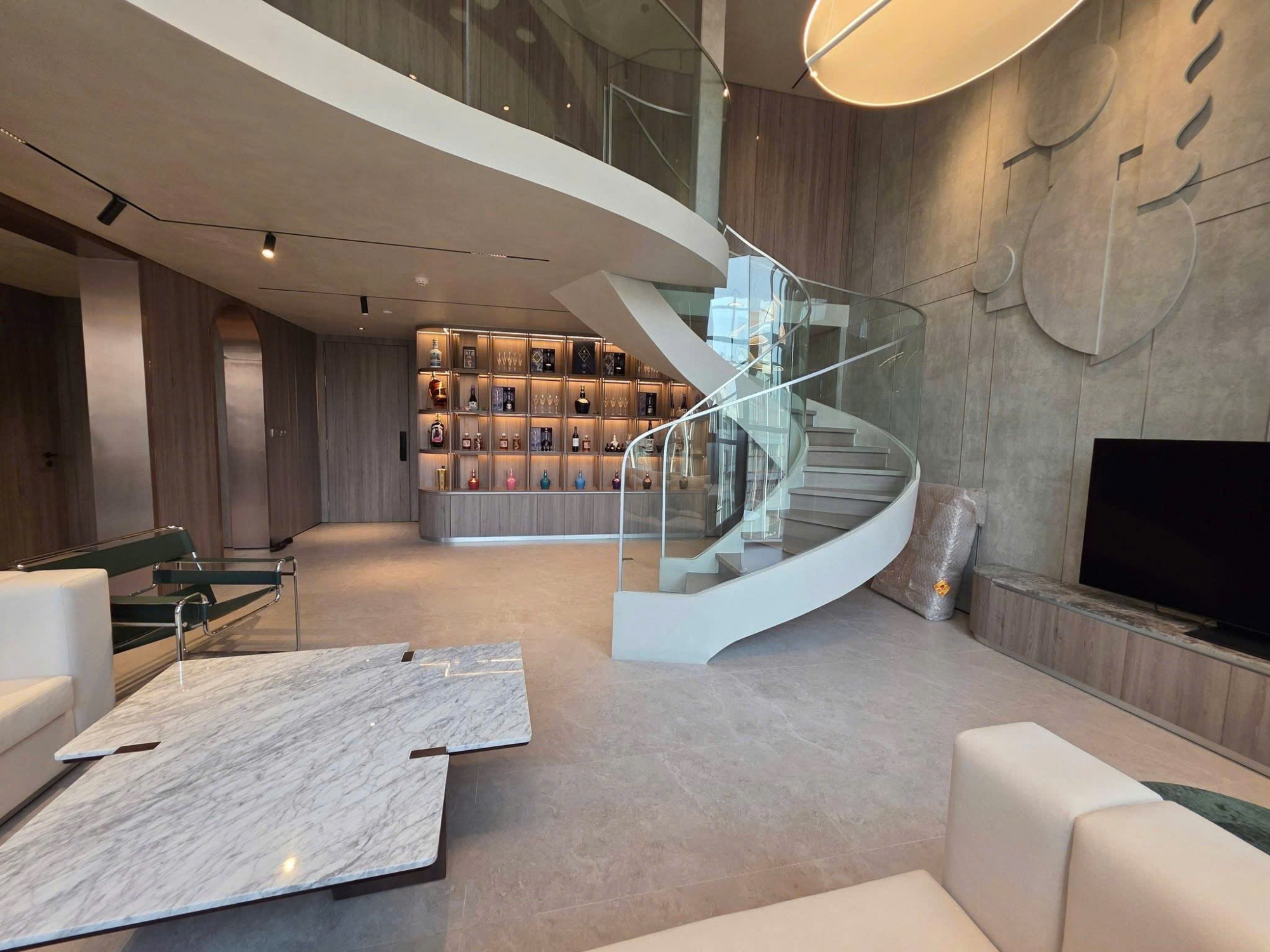 Cho thuê Penthouse The Metropole – The Galleria, 2 tầng, thiết kế độc đáo, view sông thoáng mát