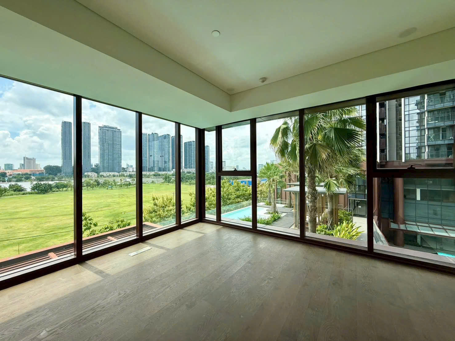 Bán căn hộ The Metropole Galleria 4 phòng ngủ căn góc view thoáng