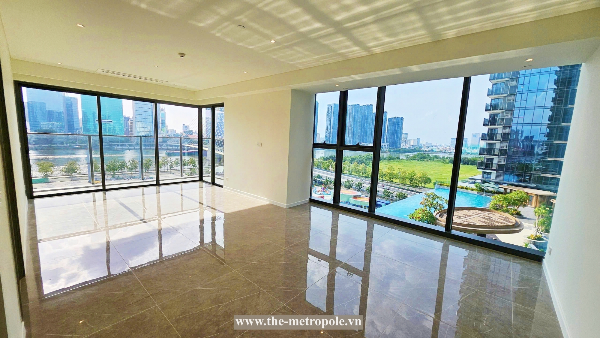 Apartment for rent in The Opera Residence with amazing view  to Saigon river and the pool