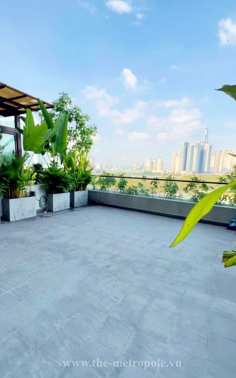 1 bedroom apartment for rent in The Metropole Thu Thiem with large private garden