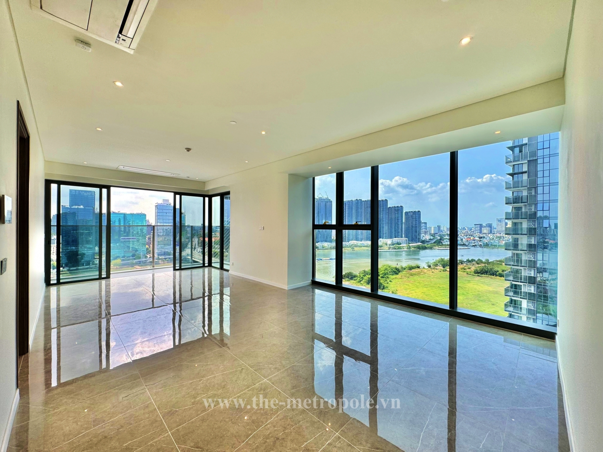 Super nice 3 bedroom apartment for rent in The Opera Residence with river view